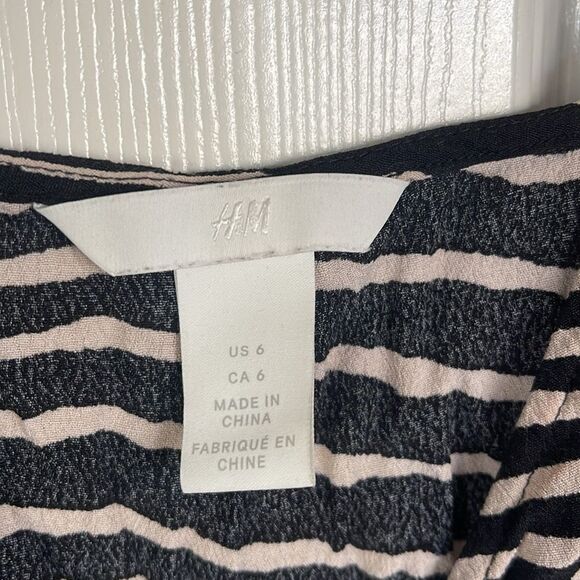 H&M cream and black drawstring zebra print top size 6 - Picture 4 of 6